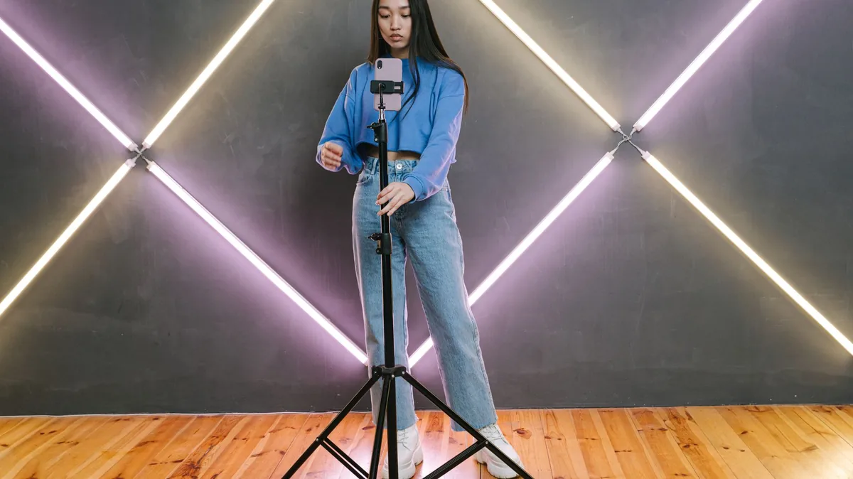 Como vender pelo TikTok: vale a pena pra loja de moda do Agreste?