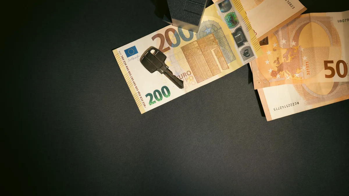 Como vender peça de saldo sem queimar a marca: 6 jeitos práticos